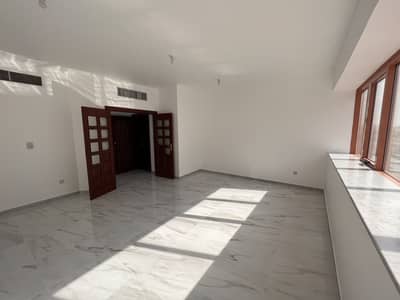 شقة 2 غرفة نوم للايجار في شارع الدفاع، أبوظبي - شقة في شارع الدفاع 2 غرف 55000 درهم - 6649772