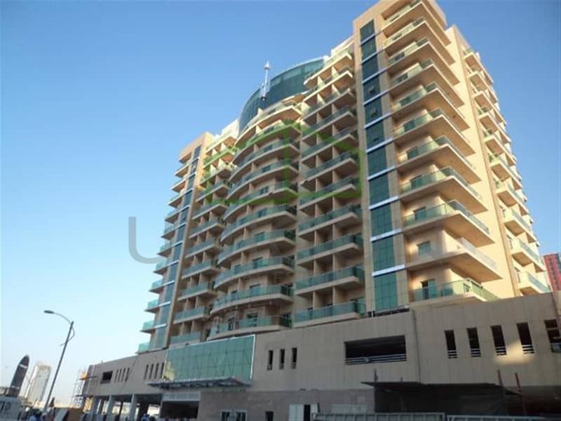 Large Freshly Maintained 1 Bed with balcony