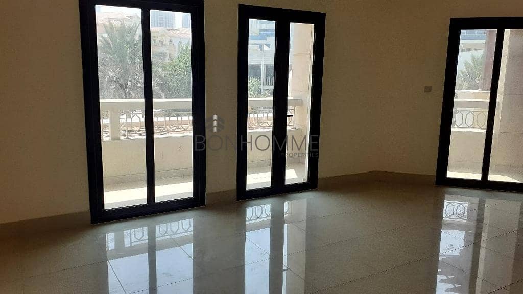 HUGE 2 BHK | CLOSE TO METRO | BOOK NOW