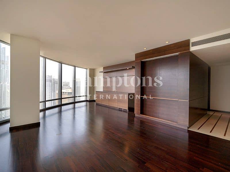 Spacious | Sea & DIFC view | Unfurnished