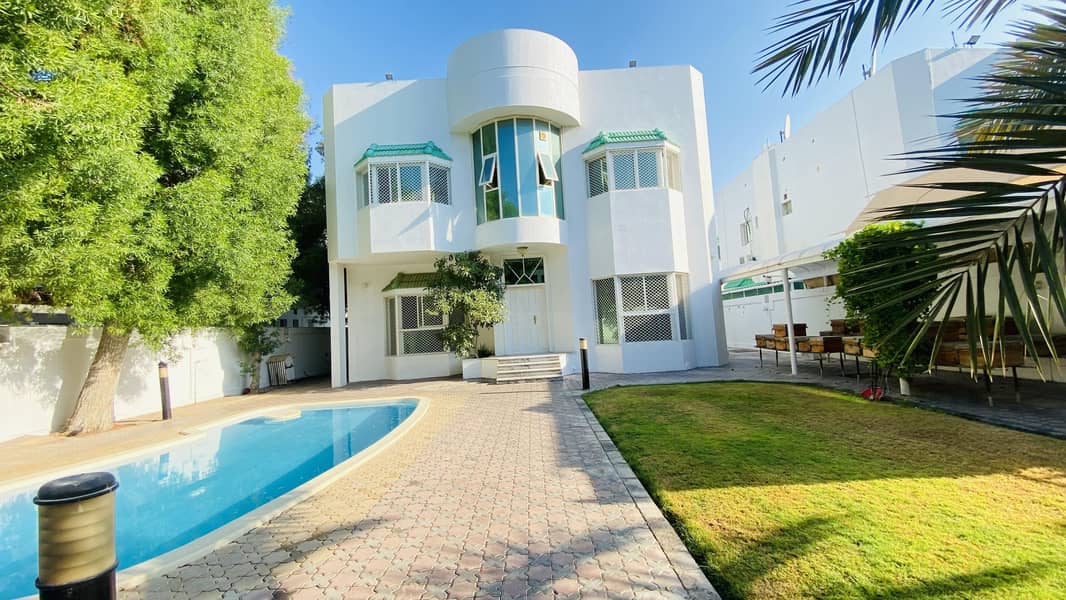 Super Deluxe 5BR/ Private Swimming pool/ Huge Garden in Sharqan