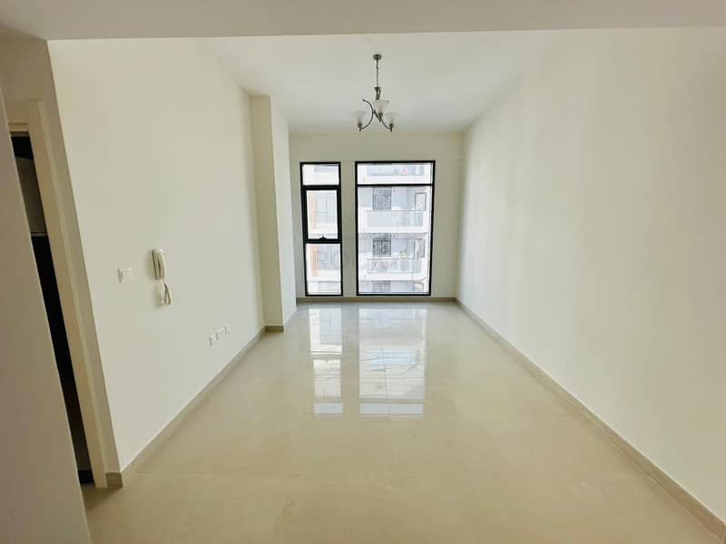 Brand New 2 B/R with Balcony | Closed Kitchen | 3 Washrooms | Parking & Gym | Open View