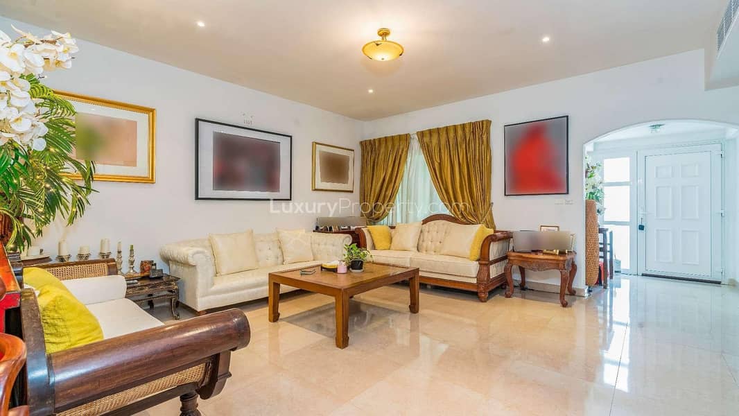 Large Plot I Vastu I Upgraded I Close to Park Large Plot I Vastu I Upgraded I Close to Park