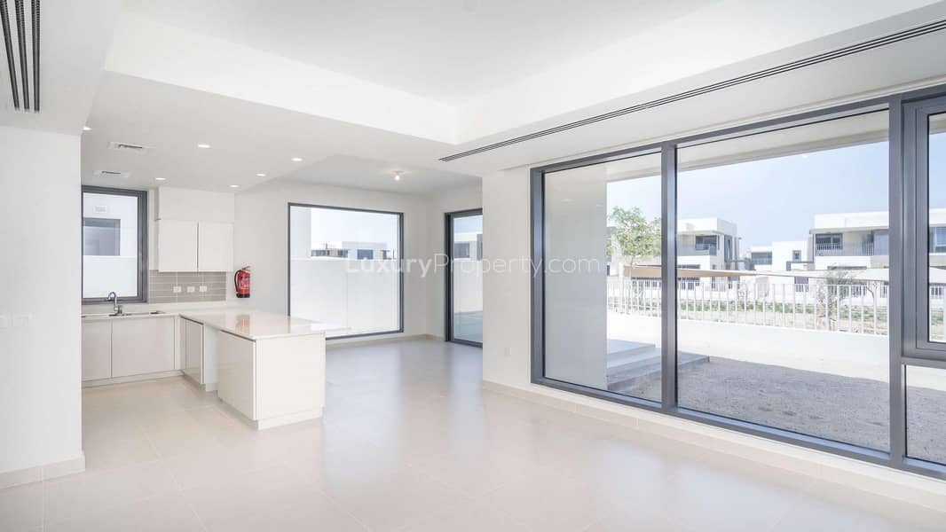 Single Row Villa I Prestige Location I Family Home Single Row Villa I Prestige Location I Family Home