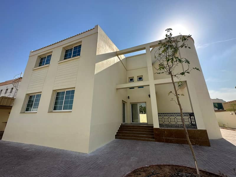 Very nice villa for rent in al mizhar ( 5bed room + hall + majlas