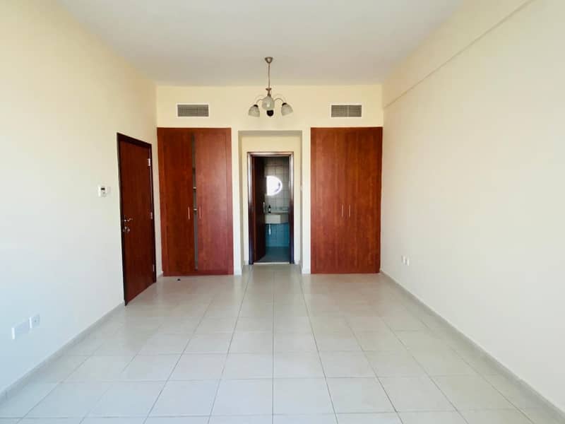 LUXURY & SPACIOUS 1BHK WITH BALCONY CLOSED WEST ZONE IN DSO ONLY 37K