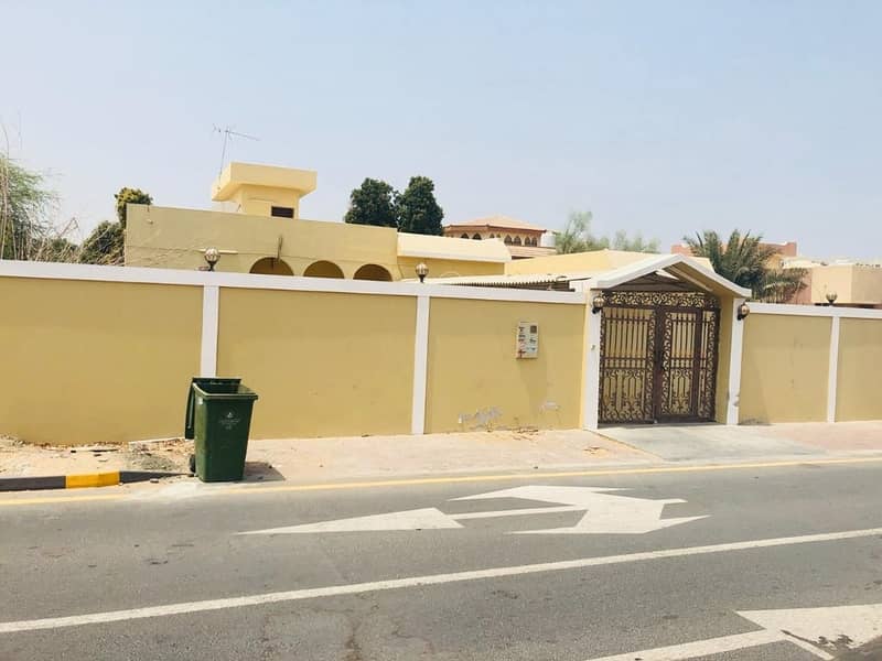 For rent villa in the area of Hamidiya one floor next to a mosque