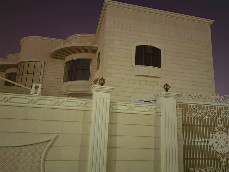 SEPARATE ENTRANCE 5 MASTER BED ROOM WITH MAID ROOM MAJLIS AND SALAH