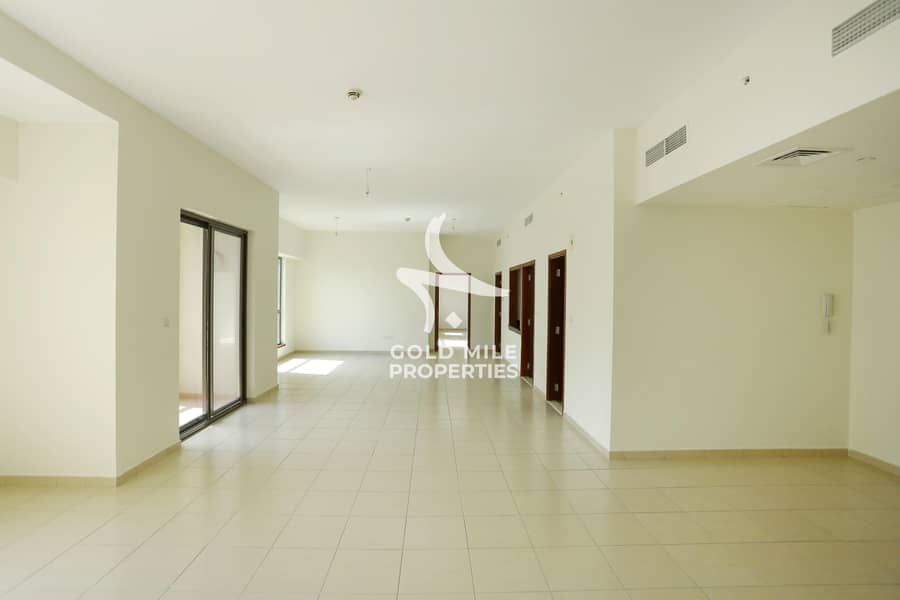 12 Cheques |  Spacious 1 Bedroom | High Floor | Close to Tram and Beach