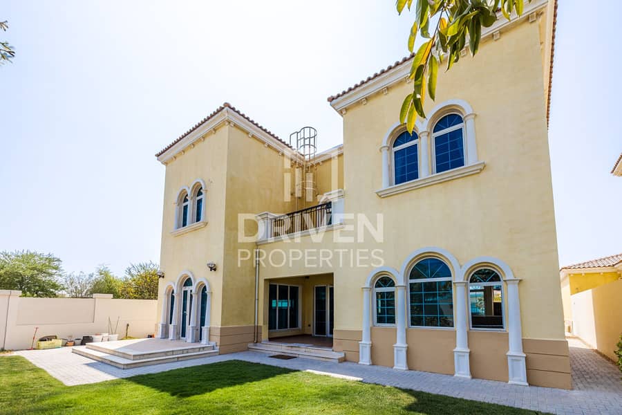 Massive Corner Unit | Park View | Vacant Massive Corner Unit | Park View | Vacant