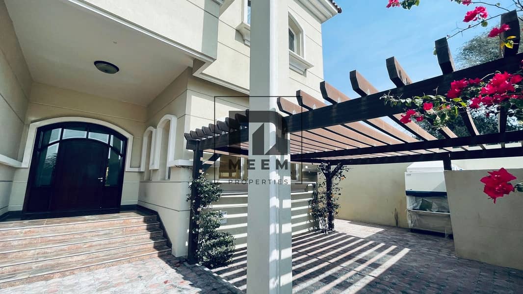 Jumeirah I 5 Beds + Maids | Large Living | Private Pool