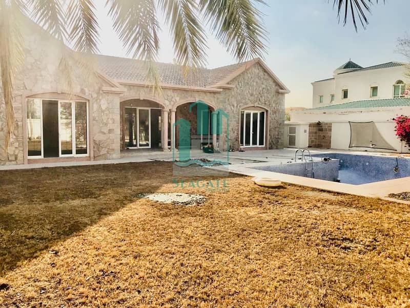 Luxury single storey independent villa with private pool