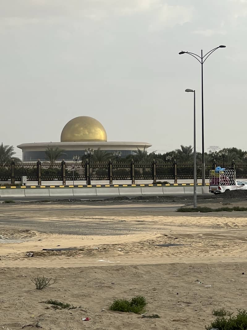 للبيع بناية بمويلح التجارية ارضي +3 طوابق مقابل المدارس للبيع بناية بمويلح التجارية ارضي +3 طوابق مقابل المدارس