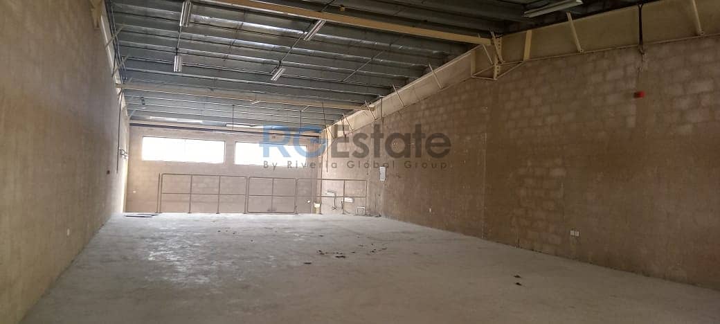 4,400 sqft warehouse with Mezzanine Floor Available For Rent in Al Qusais