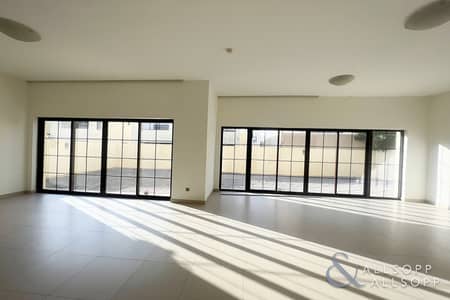 فلیٹ 4 غرف نوم للايجار في ند الشبا، دبي - شقة في ند الشبا 3 ند الشبا 4 غرف 220000 درهم - 6681387