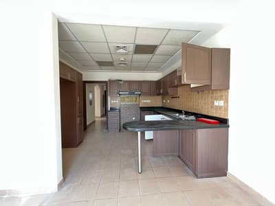 Singe Row 4 Bedroom Villa  Maids Room Store Room Laundry Only in 4.4M