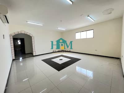 4Bhk full 1st Floor Separate Majlis Big Size Rooms Separate Big Kitchen in Villa