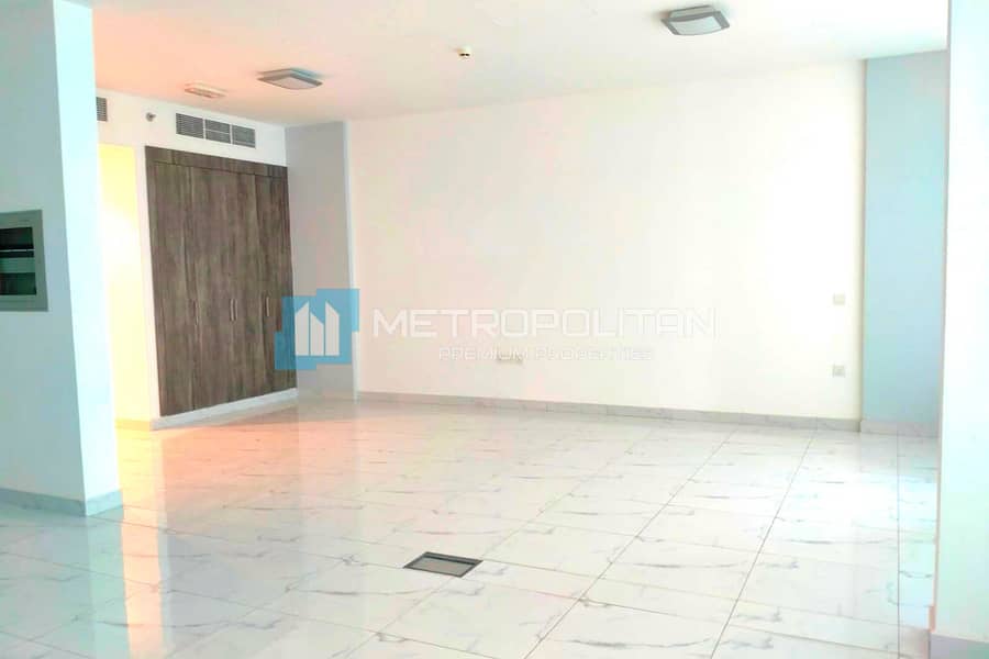 840 SqFt Fitted Office For Rent in Umm Al Sheif.