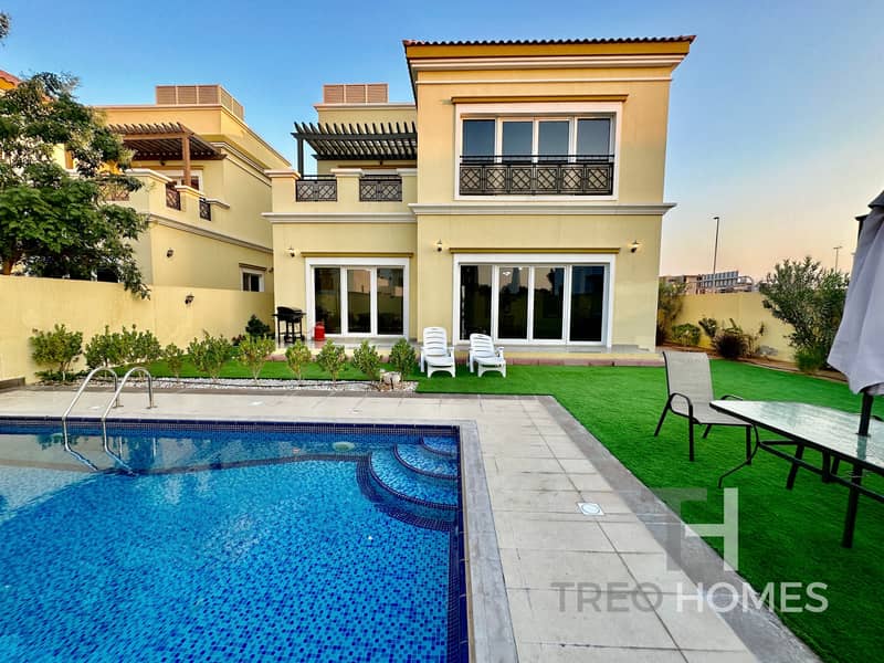 Vacant Now | Custom Built | Swimming Pool Vacant Now | Custom Built | Swimming Pool