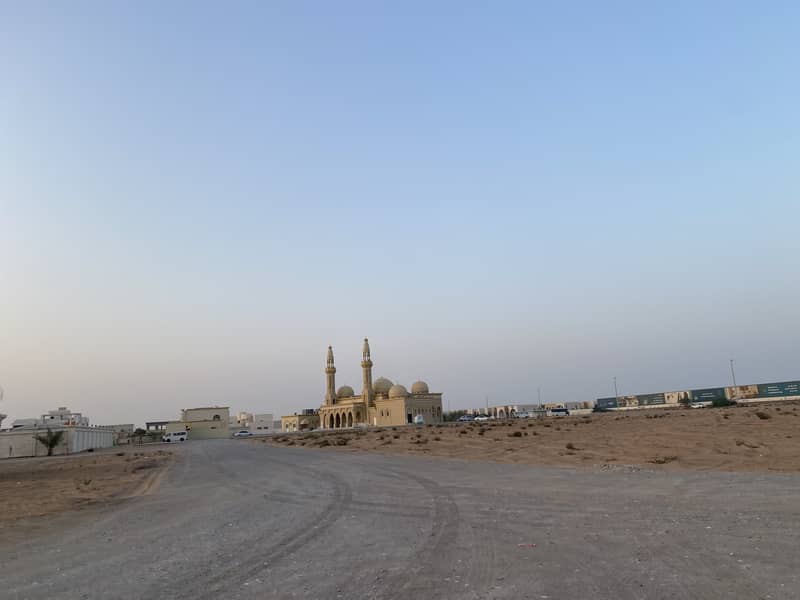 Land for sale, price per foot is 90 dirhams