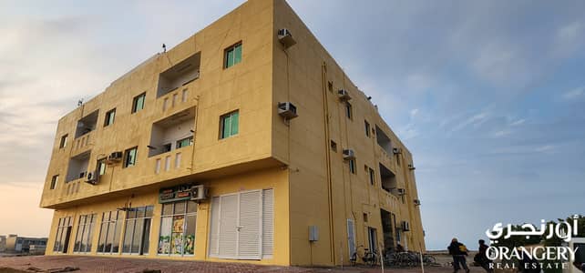 Building for Sale in Al Maqtaa, Umm Al Quwain - Residential building for sale in UAQ