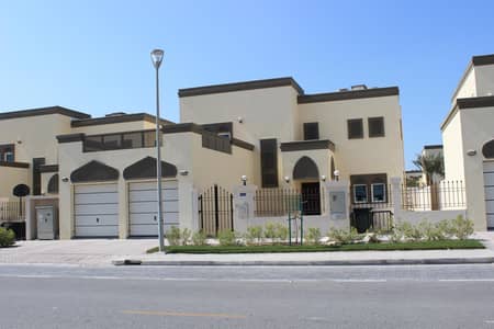 3 Bedroom Villa for Sale in Jumeirah Park, Dubai - Regional Small 3 Bedroom | Maids Room | Close to Community Center