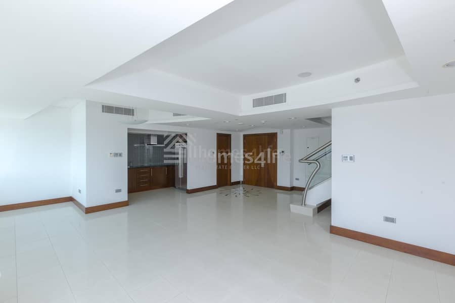 Duplex |Burj View | Maids / Study | Mid Floor