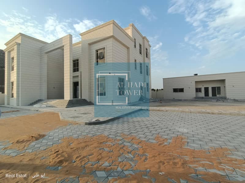 Amazing Huge Valli modern first inhabitant in mohamad been zayed City