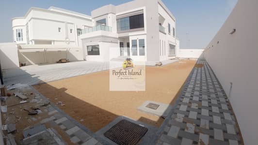 فیلا 7 غرف نوم للايجار في جنوب الشامخة، أبوظبي - فيلا مستقلة على زاوية اول ساكن تصميم حديث 7 غرف + خادمة | مصعد | حوش واسع