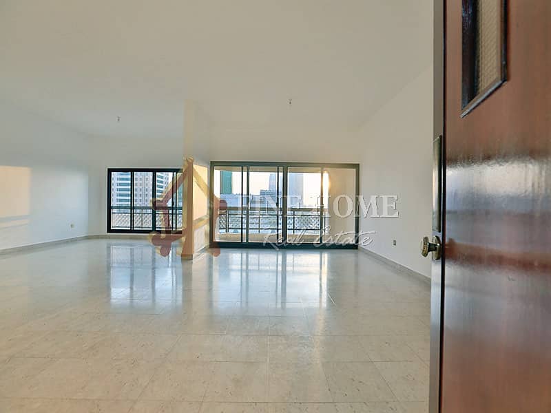 Spacious 4BR Apt with Maids Room with Nice View Spacious 4BR Apt with Maids Room with Nice View