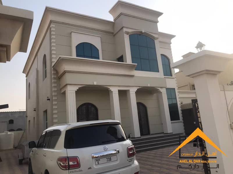 Villa for rent, very clean, in a great location, on the constant street, near Al-Aber Street