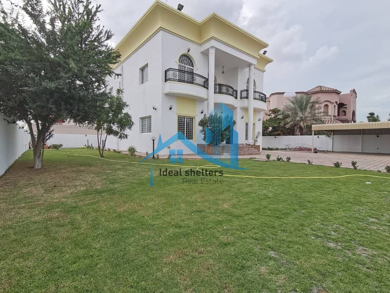 5 PLUS MAID WITH LIVING DINNING MAJLIS  FULLY INDEPENDENT STAND ALONE VILLA INTACT WITH GARDEN AND COVERED PARKING -1CHQ