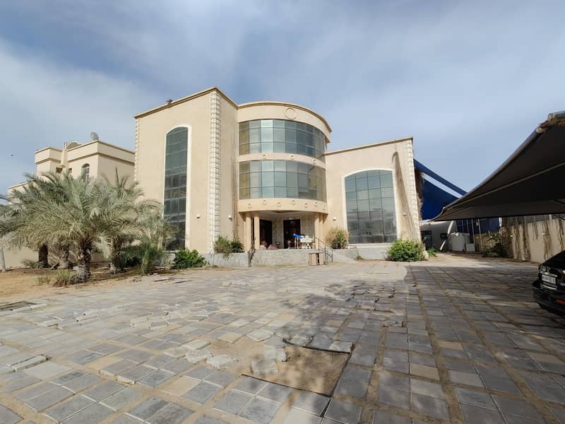 Luxury Stone Alone 8 Master Bedroom Villa With Private Swimming Pool Wall Cabinet / 2 Kitchen one Outside / Driver Room