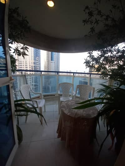 3 Bedroom Flat for Sale in Al Majaz, Sharjah - A large area with a wonderful view of Al Qasba and Khalid Lake + 2 parking
