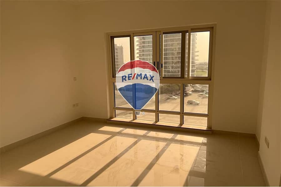 位于迪拜体育城，运河公寓西区，西班牙安达鲁西亚公寓 1 卧室的公寓 45000 AED - 6565199