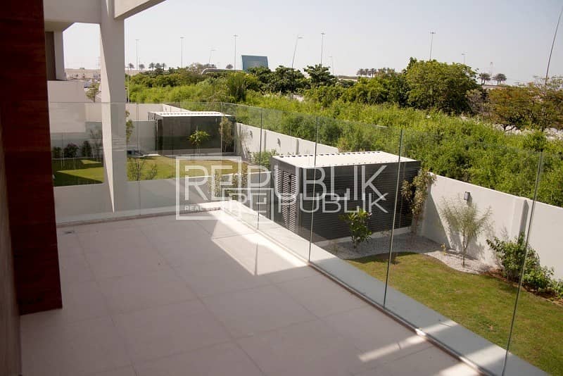 Fascinating 5BR Villa in West Yas T4M C1 Type