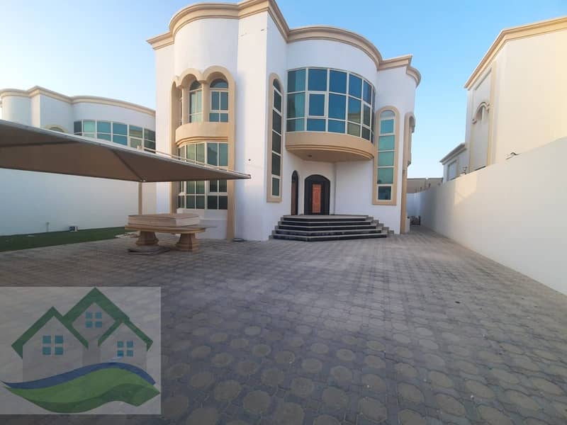 Spacious 6 bedroom villa + maid room with private entrance to the garden