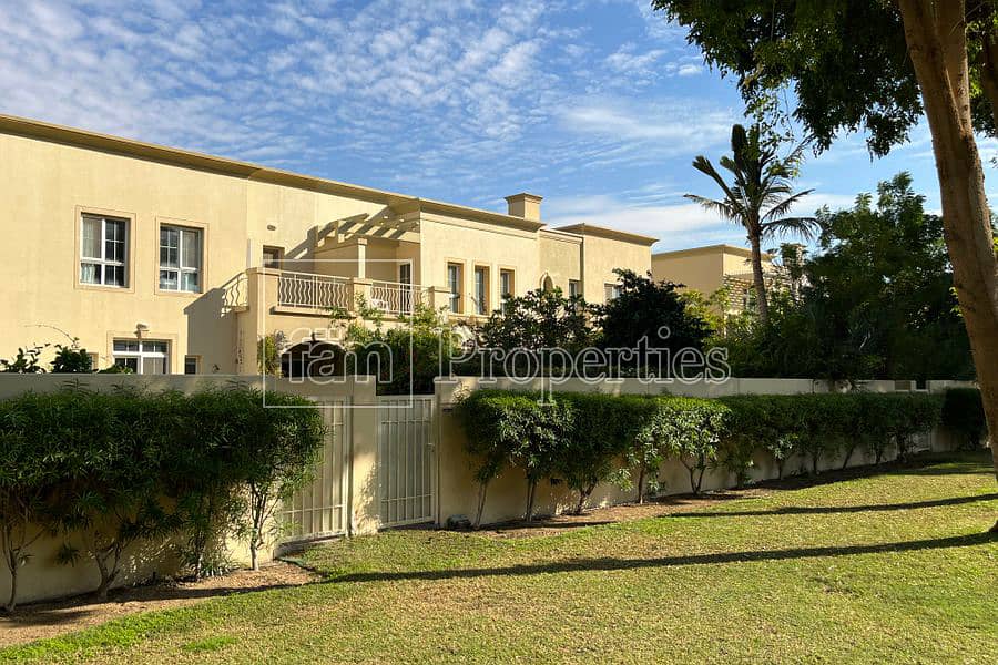 Family community I Park and pool view I Vacant