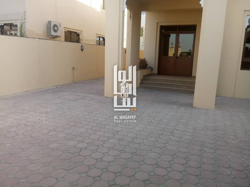 Huge 4 Bedroom Independent  Villa in Jumeirah 3.