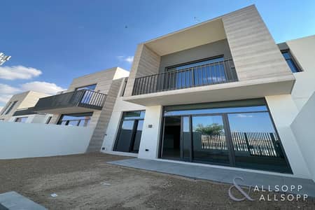 3 Bedroom Villa for Sale in Arabian Ranches 3, Dubai - Three Bedrooms | Single Row | Pool & Park