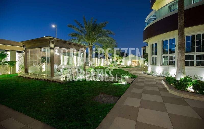 Luxury 6 Bed Villa prime location Opposite Four Season Hotel Jumeirah