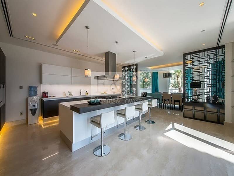Flawlessly Renovated|Contemporary Villa
