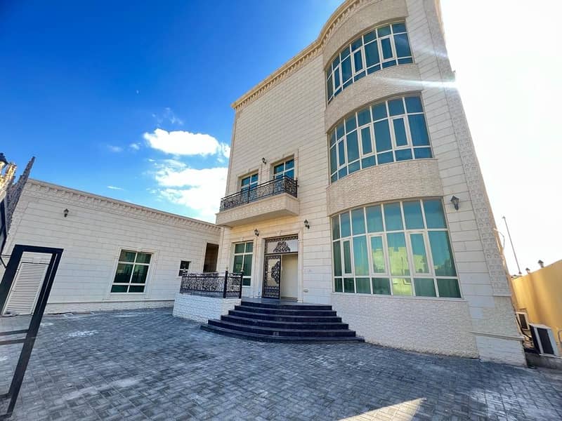 Wonderful private entrance studio for rent in Bain Al Jessrain, close to Danat Al Emarat Hospital, monthly 2700