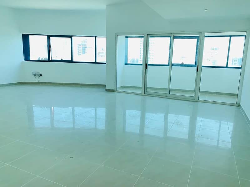 Sea view Luxury three bedroom apartment available for rent with balcony