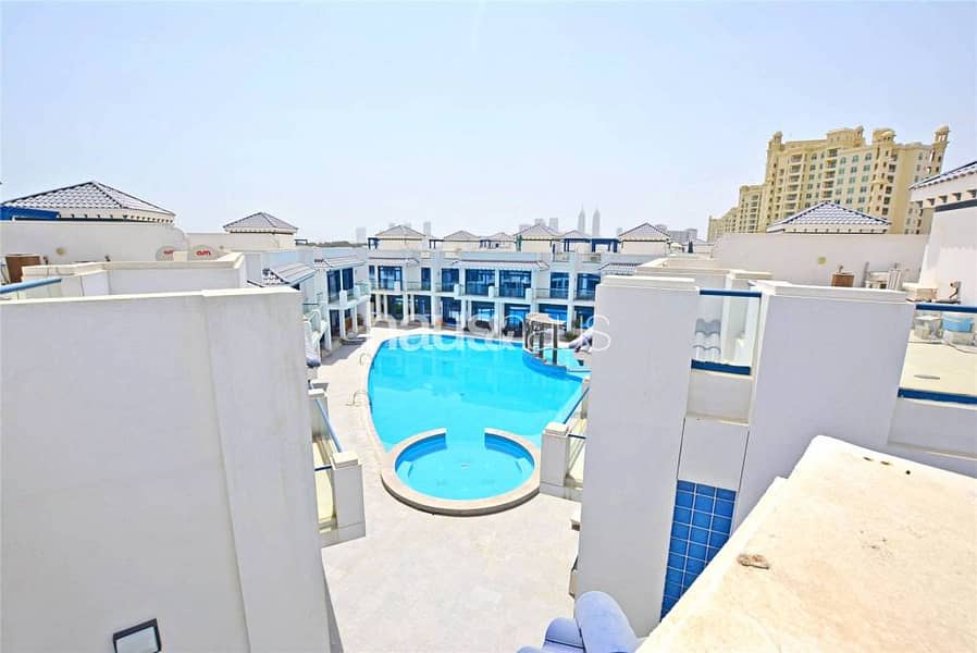 VOT Palm Townhouse with Roof Top Terrace