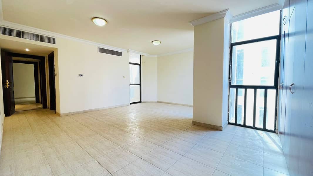 Spacious 3 Bedroom Flat Close to World Trade Centre (WTC)- Abudhabi For AED 65,000/- Only!!