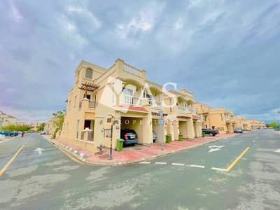 2 Bedroom Townhouse for Rent in Al Hamra Village, Ras Al Khaimah - Splendid 2 Bed Close to Pool | Corner Unit