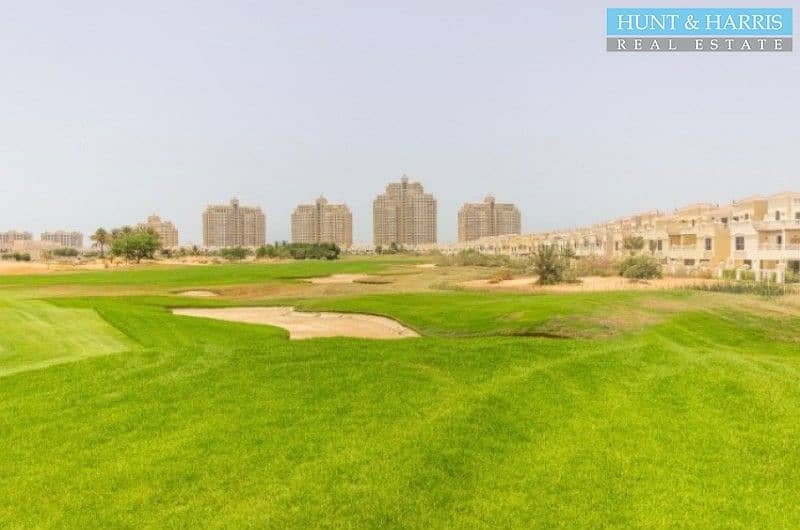 Bright Unit - Walkable to Beach - With Pool & Gym Bright Unit - Walkable to Beach - With Pool & Gym