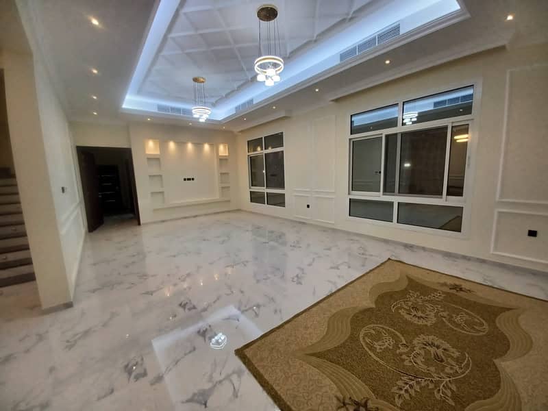 فيلا رائعة 5 غرف وصالة للإيجار في ند الشبا دبي ، إيجار 250 ألف فقط