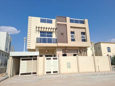 4 Bedroom Villa for Sale in Al Helio, Ajman - At a snapshot price and without down payment, a villa near the mosque, one of the most luxurious villas in Ajman, with a palace design, super deluxe f